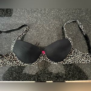 Woman’s Victoria Secret Bra